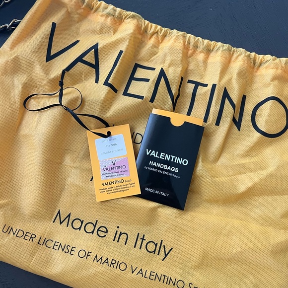 Black Valentino crossbody bag with gold braided chain strap - Picture 2 of 6